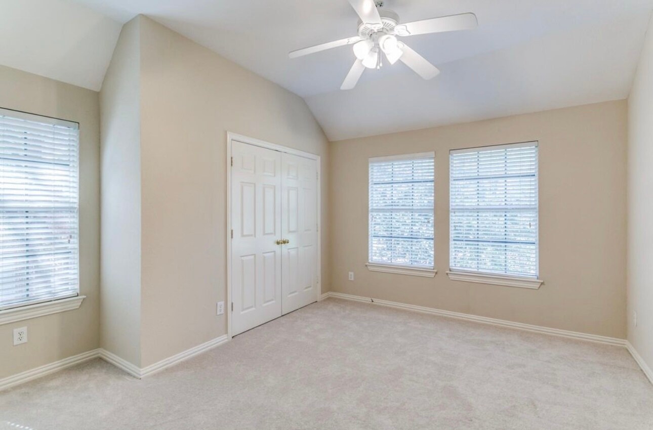 Building Photo - 602 Signet Ct
