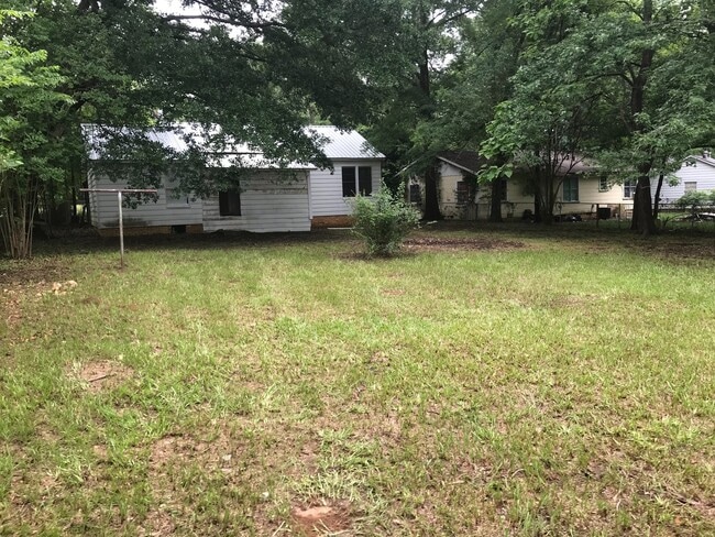 Building Photo - AVAILABLE NOW!