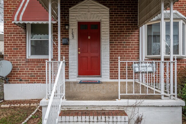 Building Photo - 1237 Delbert Ave