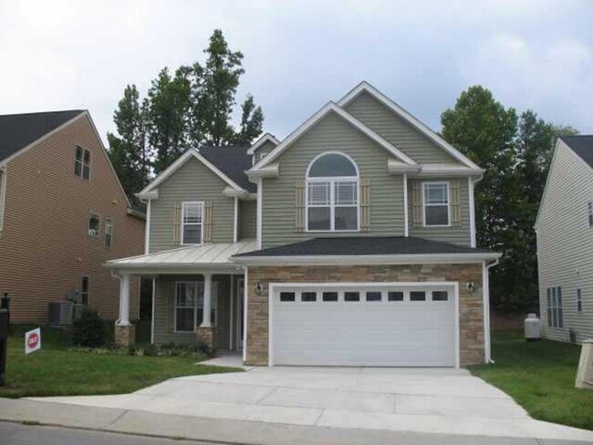 Building Photo - COMING SOON!!! One Month Free Rent ! Discover your new haven! This home offers a perfect blend of...