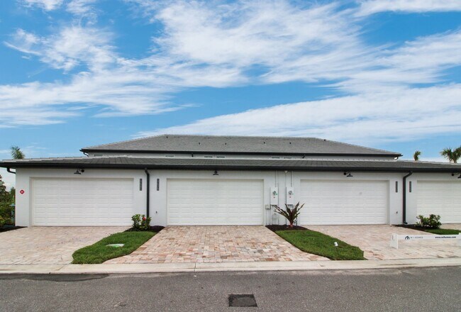 Building Photo - 17978 Broadleaf Lp