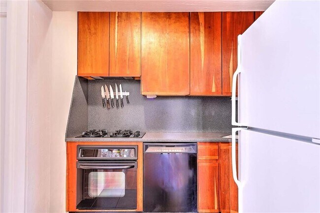 Building Photo - 4 Pallas St