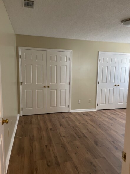 Building Photo - 1931 Stuart Ave