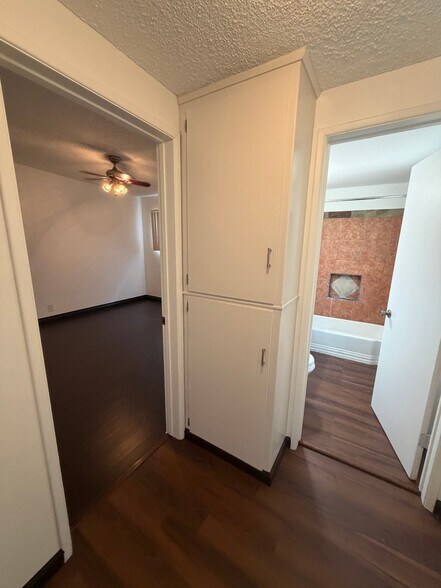 Building Photo - 824 Glenway Dr