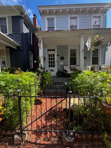 Exterior - 52 Madison Pl
