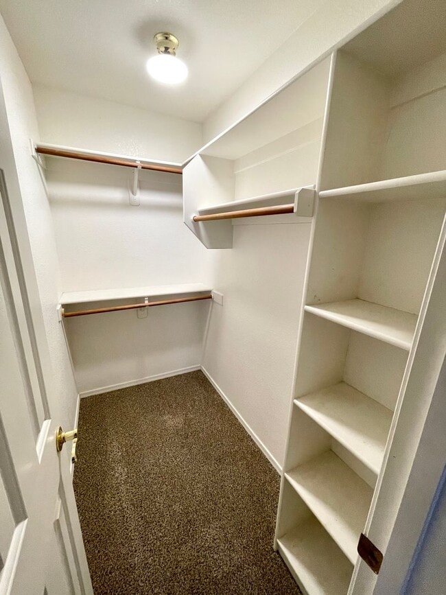 Building Photo - Cute 3 Bedroom Home in Center of Kingman! *CURRENTLY OCCUPIED, PLEASE DO NOT DISTURB THE TENANTS*