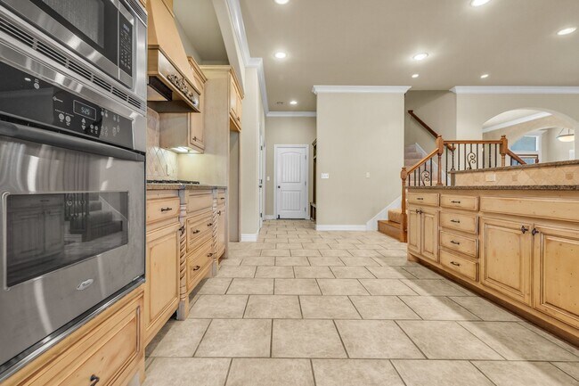 Building Photo - Executive home on double lot in beautiful Enclave at Harvard Ponds.