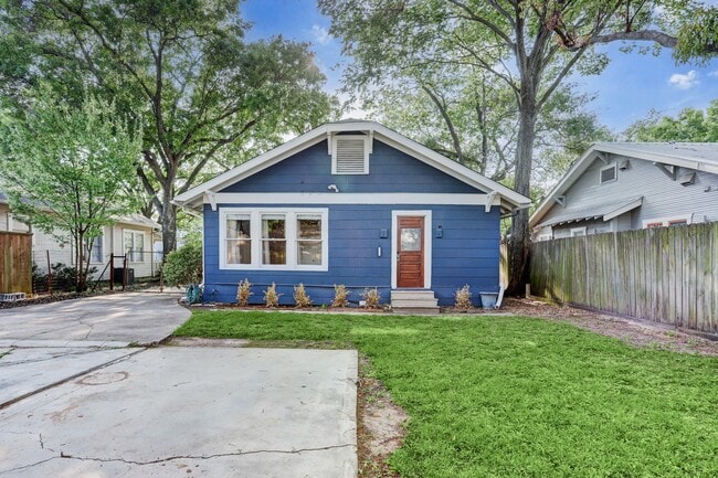 Building Photo - 530 Frasier St