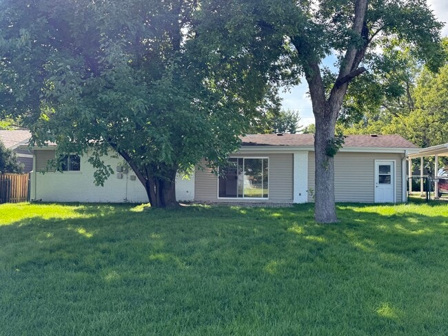 Building Photo - 1329 N Wilke Rd