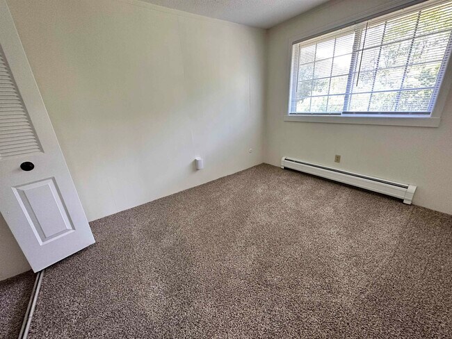 Building Photo - 3861 Brown Ave