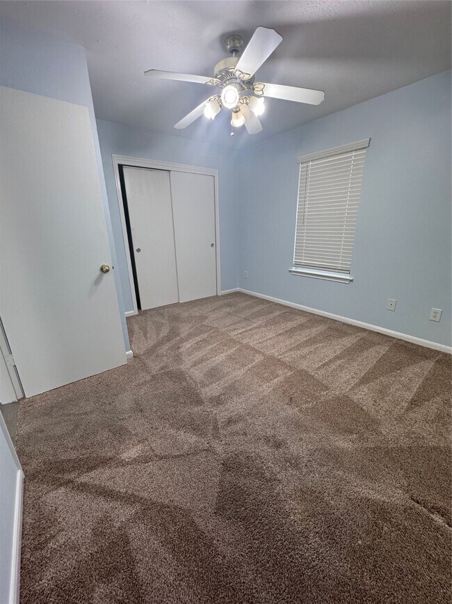 Building Photo - 18923 Larkspur Hills Dr