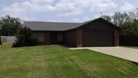 Building Photo - 809 Shady Grove Dr