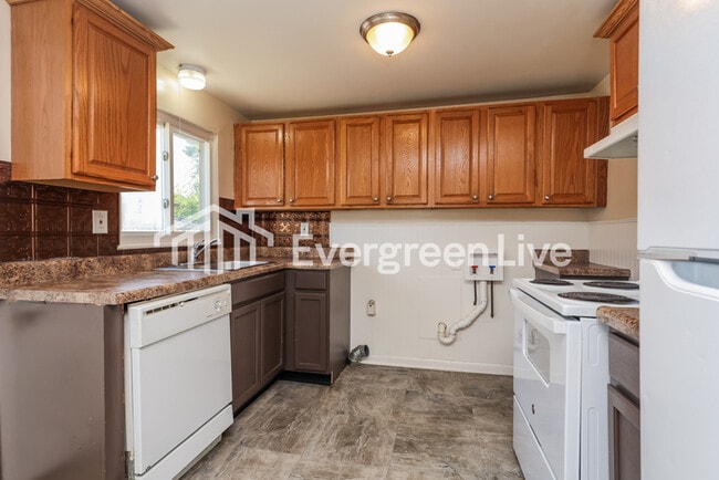 Building Photo - 4014 Woodcliffe Ave