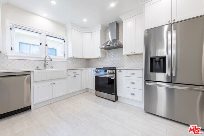 Building Photo - 1526 Myra Ave