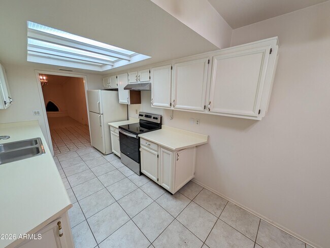 Building Photo - 5650 N 78th Pl