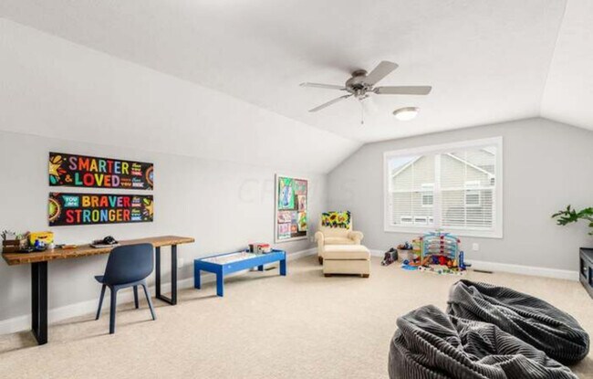Building Photo - Stunning home in Olentangy schools!