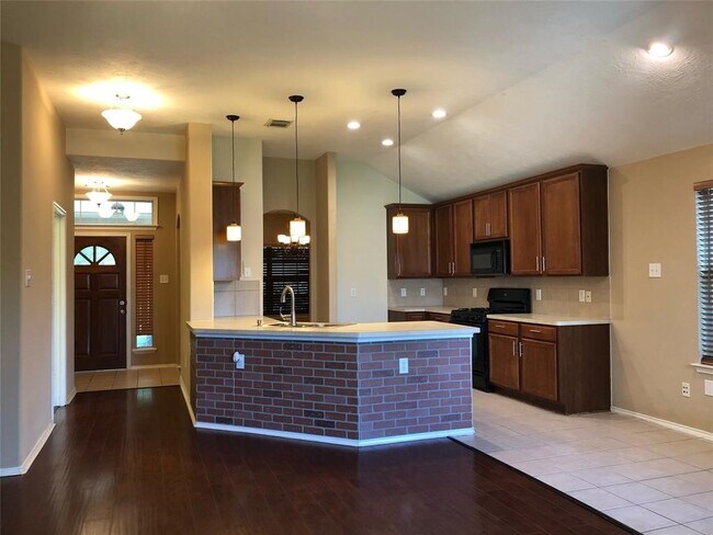 Building Photo - 25826 Chapman Falls Dr