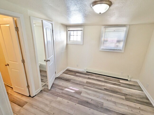 Building Photo - 2354 E San Rafael St