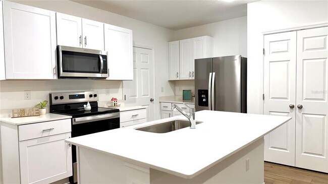 Building Photo - 3710 King Hill Dr