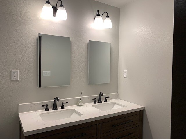 Building Photo - 528 Bull Run Dr