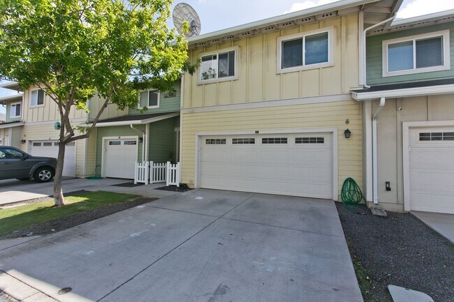 Building Photo - 550 Kamaaha Ave