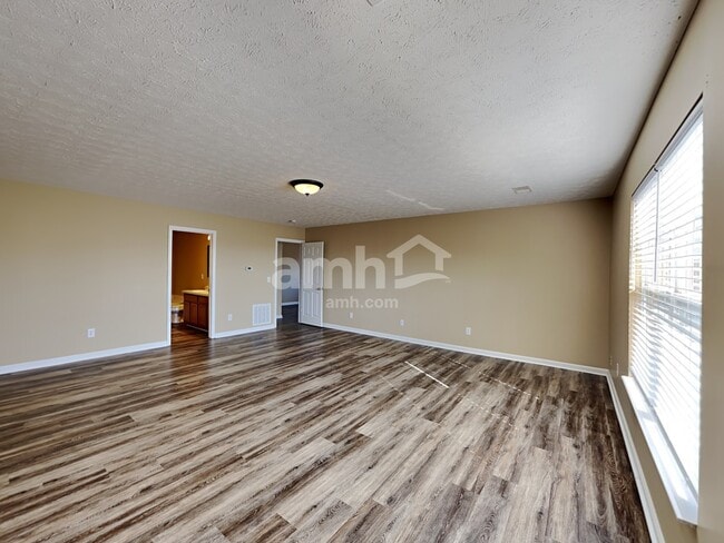 Building Photo - 906 Grand Oak Drive