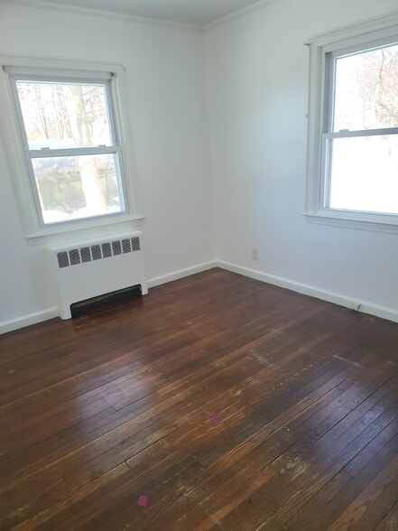 Building Photo - 36 Floyd St