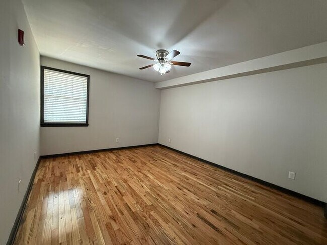 Building Photo - Renovated 1 Bedroom in South Nashville