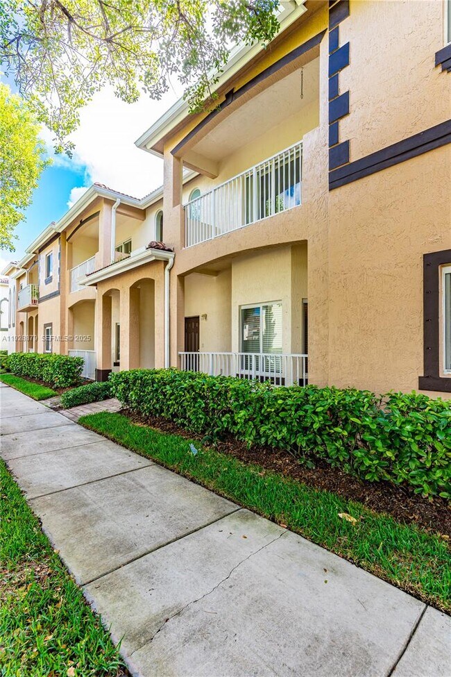 Building Photo - 2312 SE 21st St