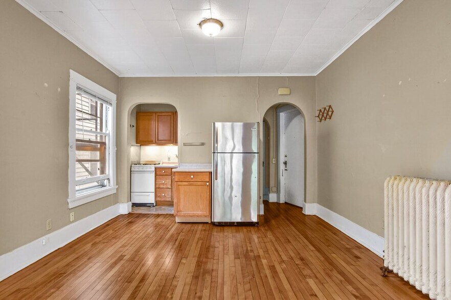 Building Photo - 933 Spaight St