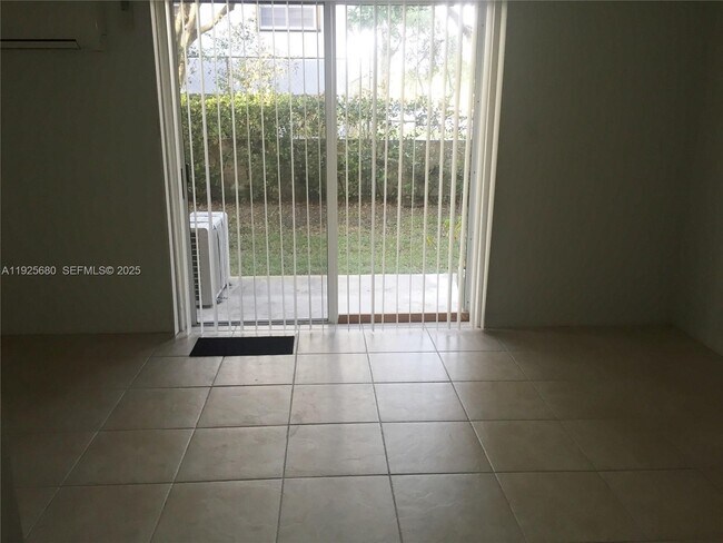 Building Photo - 8940 NE 8th Ave