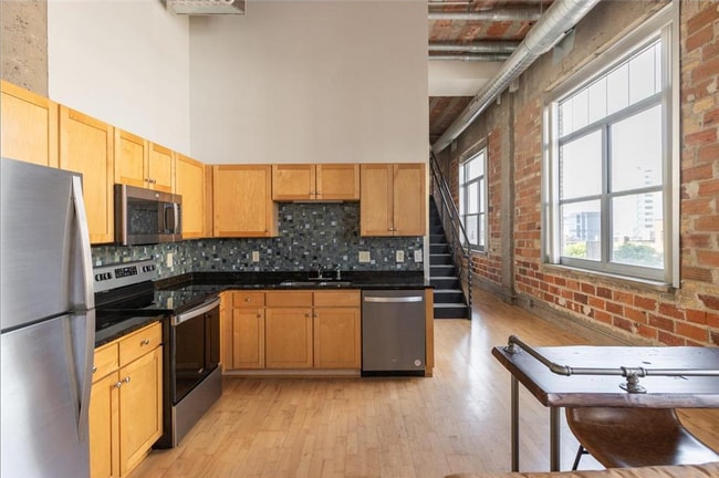 Building Photo - 521 S 7th St