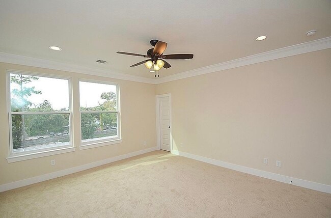 Building Photo - 1548 W 23rd St