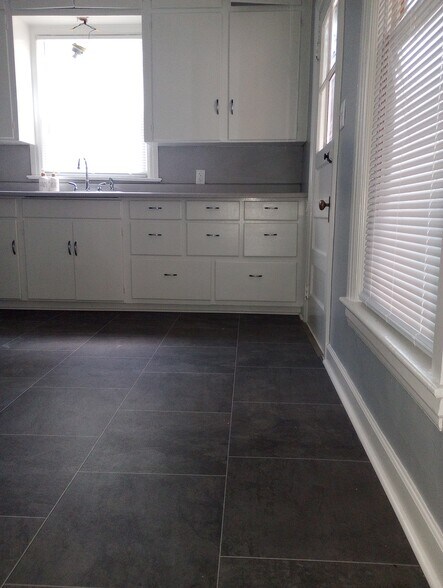 Building Photo - 136 Frelinghuysen Ave
