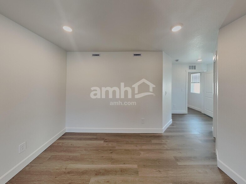 Building Photo - 10085 Abilene St