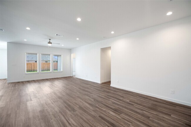 Building Photo - 13325 Big Sky Ct