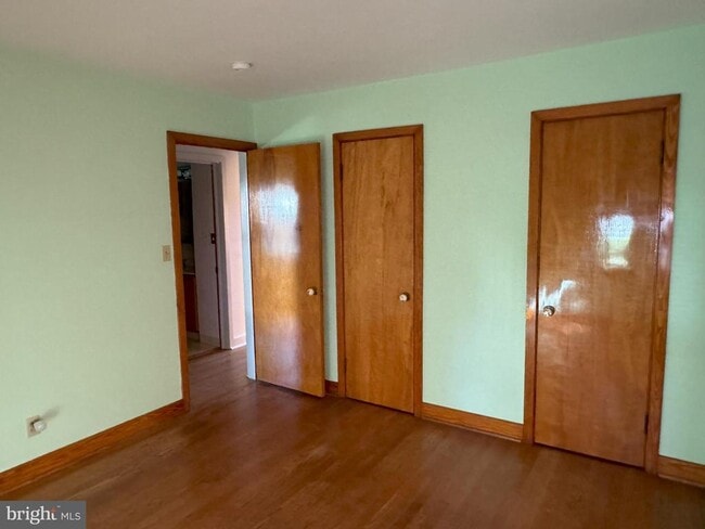 Building Photo - 430 Moul Ave