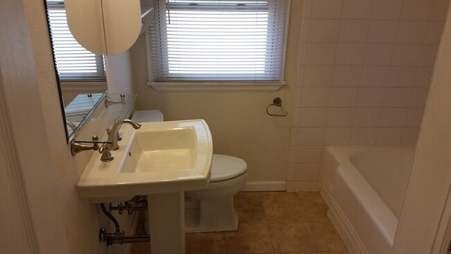 Building Photo - Charming Updated Rancher in the Heart of C...