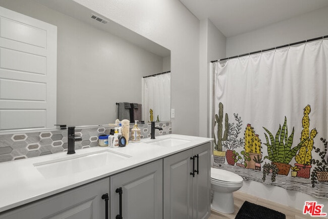 Building Photo - 756 Daniel Freeman Cir