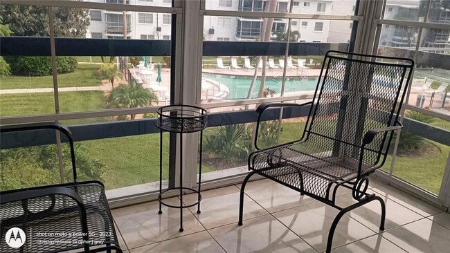 Building Photo - 1875 Sunny Dr