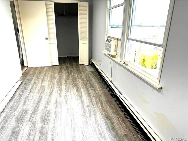 Building Photo - 107 Baker Hill Rd