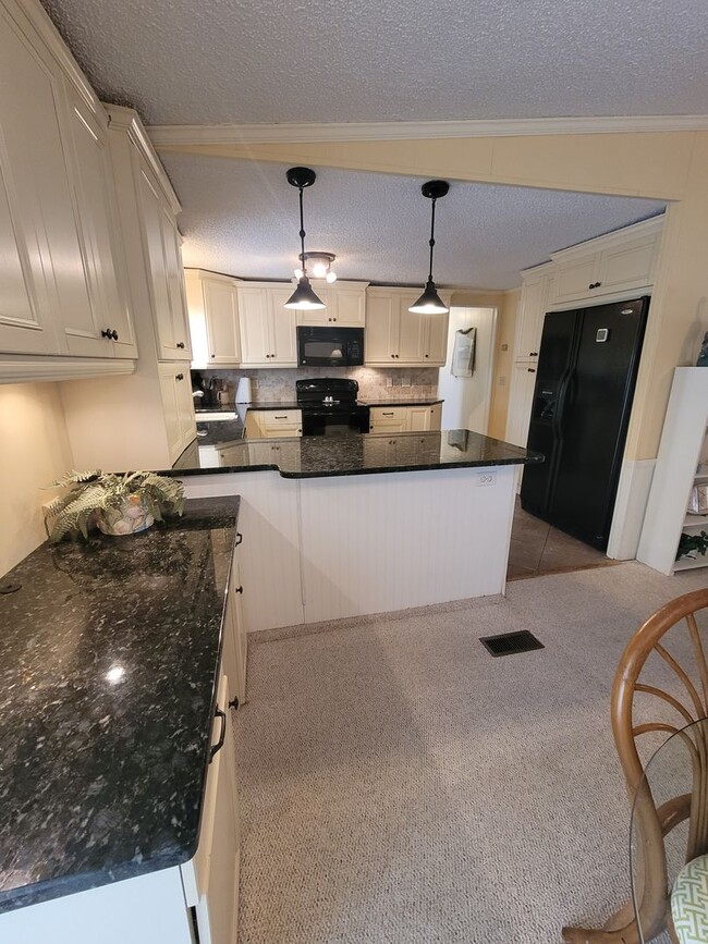 Building Photo - 5 Bedroom Beach House