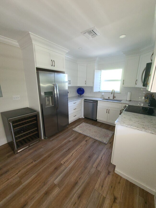 Building Photo - 1202 Palm Trl