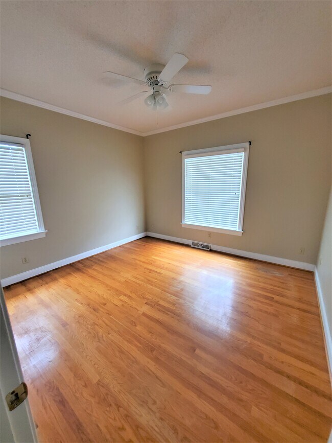 Building Photo - 178 Meadowbrook Cir