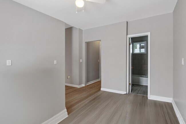 Building Photo - 304 Baker Ave