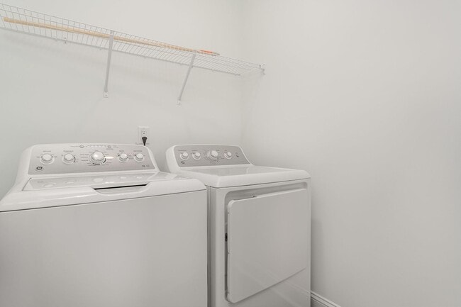 Building Photo - Newly Built 5 Bedroom Home in Knightdale!