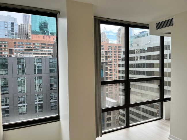 Building Photo - 230 E Ontario St