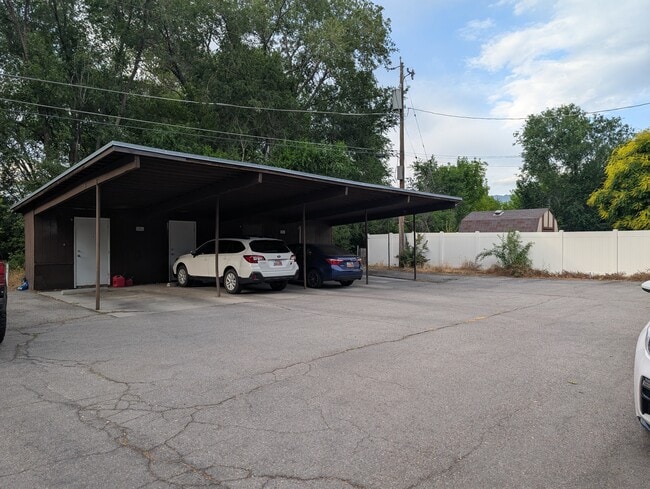 Building Photo - Park Creeke Apartments