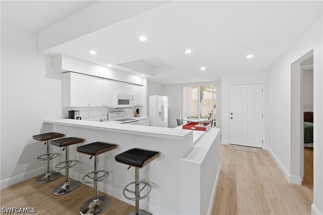 Building Photo - 26751 Clarkston Dr