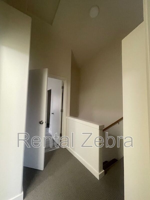 Building Photo - 6702 SE 80th Ave